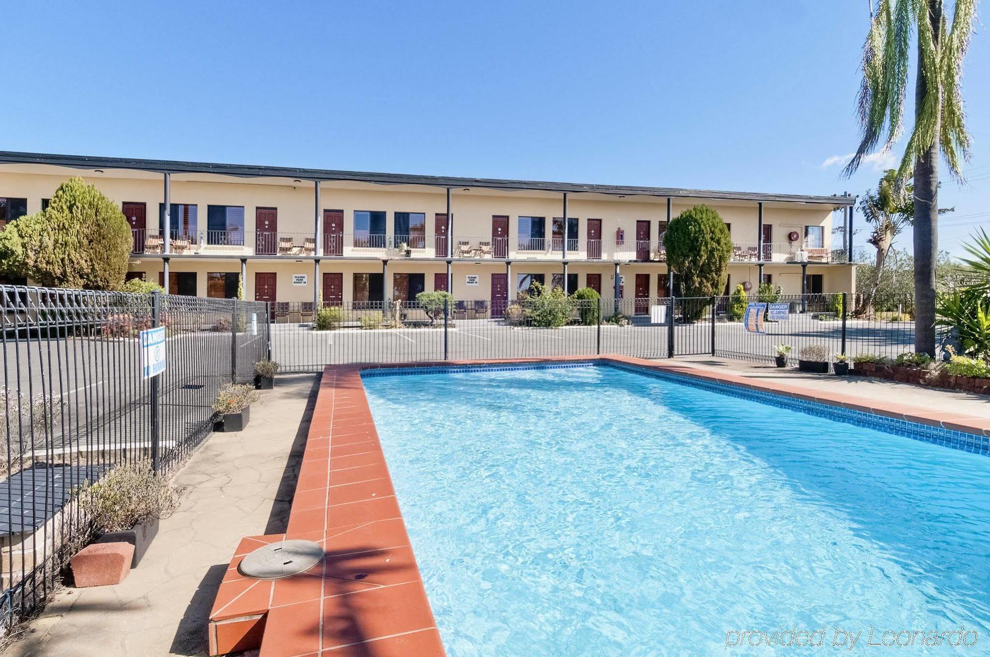 Country Plaza Motel Taree Exterior photo
